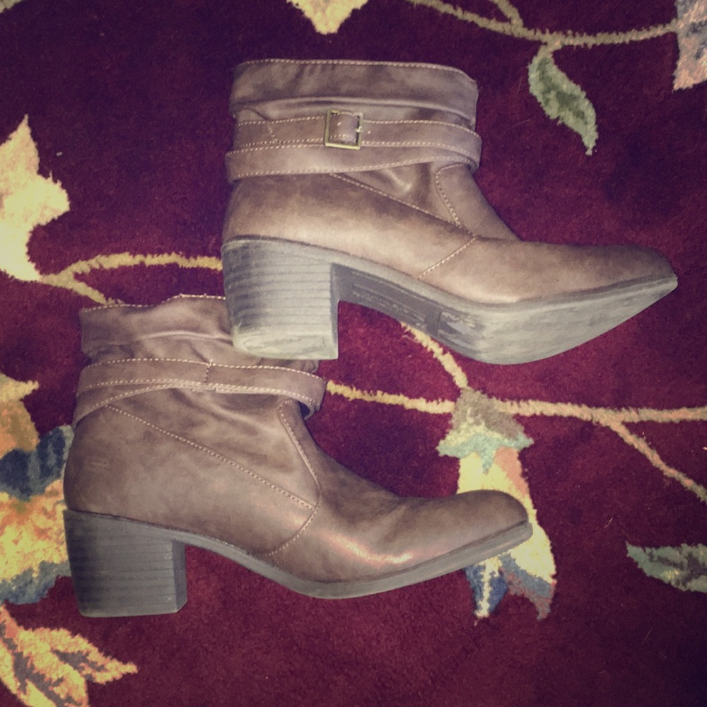 American Eagle Ankle Heel Boots